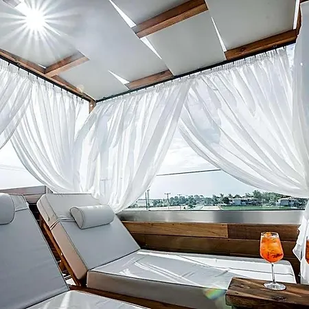 Ξενοδοχείο King's & Queen's Afitos - With Private Pool 4*